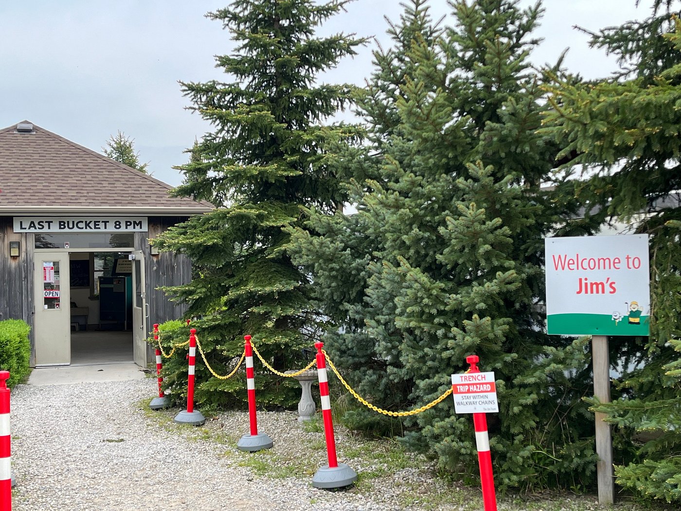 Jim's Driving Range entrance